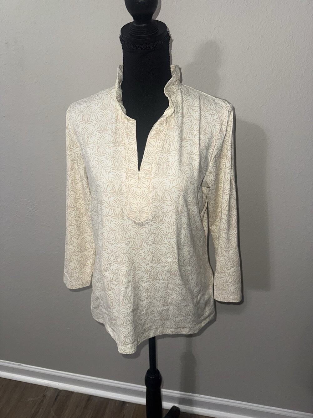 J.McLaughlin Top Womens Medium M Beige Tan Damask Scroll Print Ruffle Neck